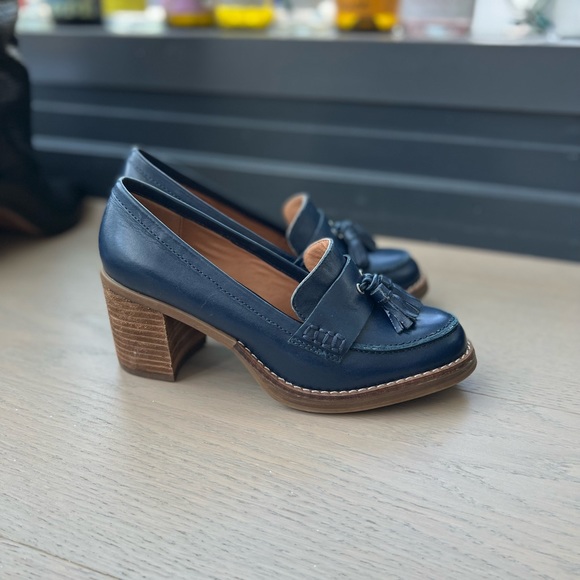 Heeled Loafer with Tassel - Picture 4 of 5